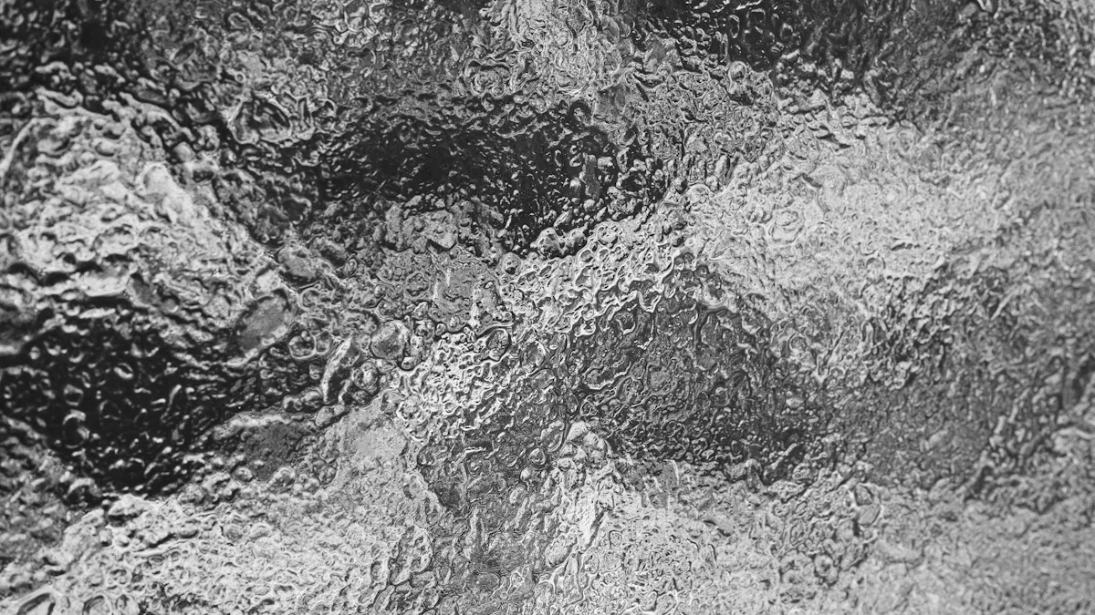 Frosted glass vs clear glass: which is better for Cosmetische verpakkingen?